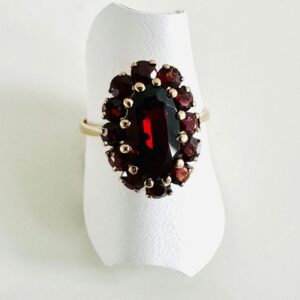 Ring 333/- Gold mit Granat