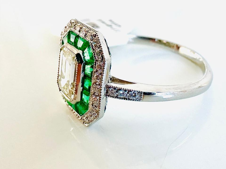 Platinring mit Smaragd und Diamant ca: 1,0 ct getönt,weiß vsi – Bild 5