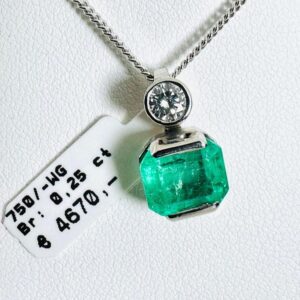 Anhänger 750/- Weißgold mit Brillant 0,25ct Tw/Lupenr und Smaragd