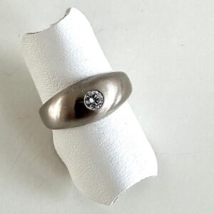 Platinring 950/- mit mit Brilliant