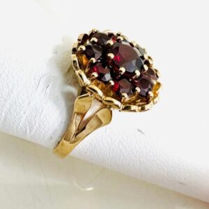Ring 333/- Gold mit Granat