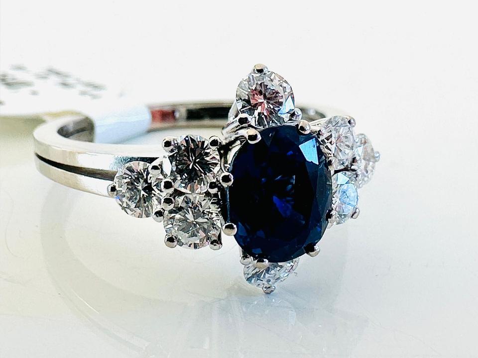 Ring 750/- Weißgold mit Brillanten 0,78 ct Tw/Lupenr, und Saphir – Bild 2