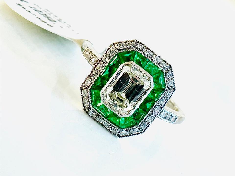 Platinring mit Smaragd und Diamant ca: 1,0 ct getönt,weiß vsi – Bild 4