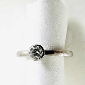 Ring 585/- Weißgold mit Brilliant 0,20 ct Lupenrein