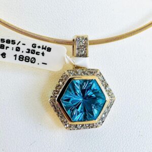 Anhänger 585/- Geldgold und Weißgold mit Topas und Brillanten